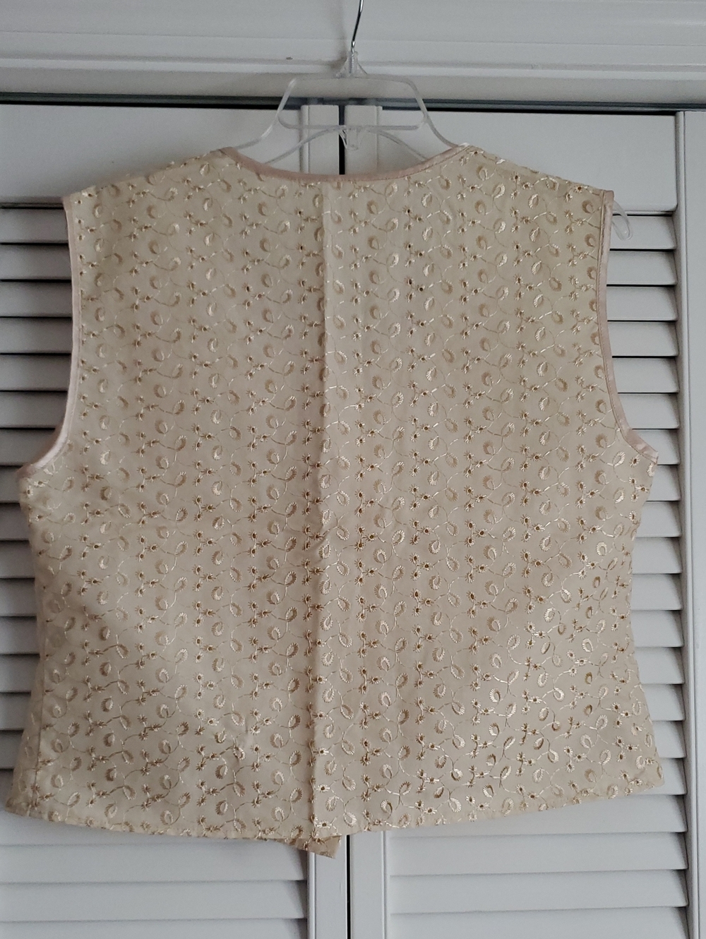 Cream Color Eyelet Cropped Top     Button-Front - Picture 7 of 7